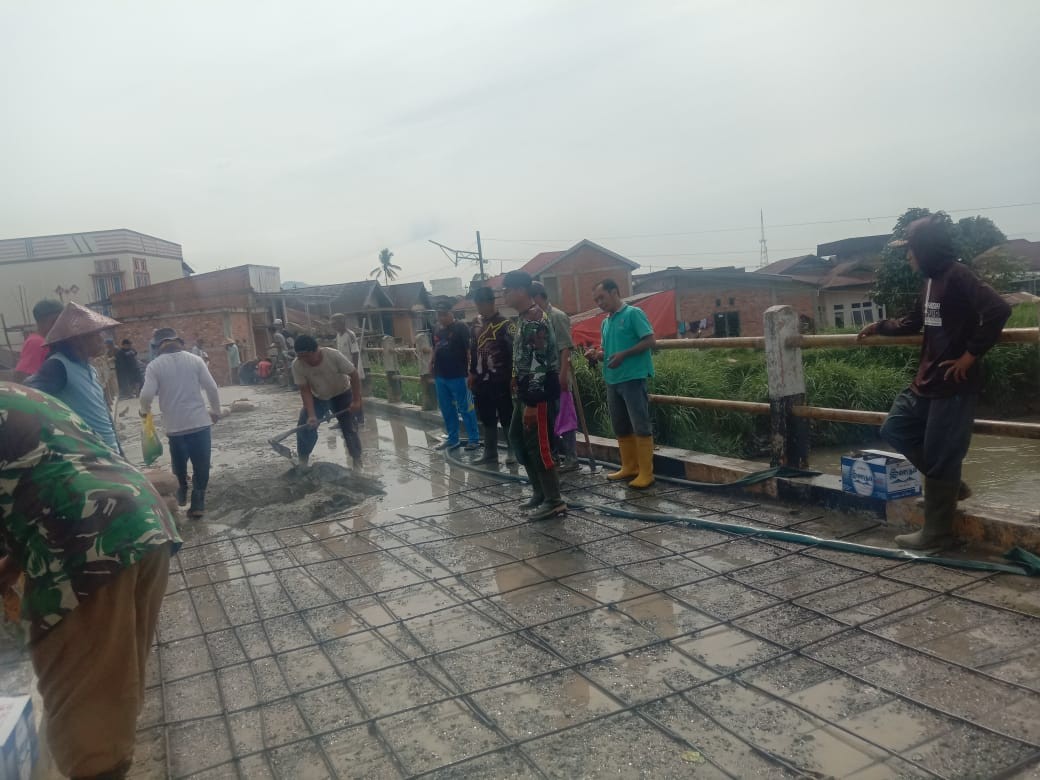 Jafrul Jafar DPRD Kabupaten Kerinci Adakan Gotong Royong Bersama Masyarakat Koto Lanang