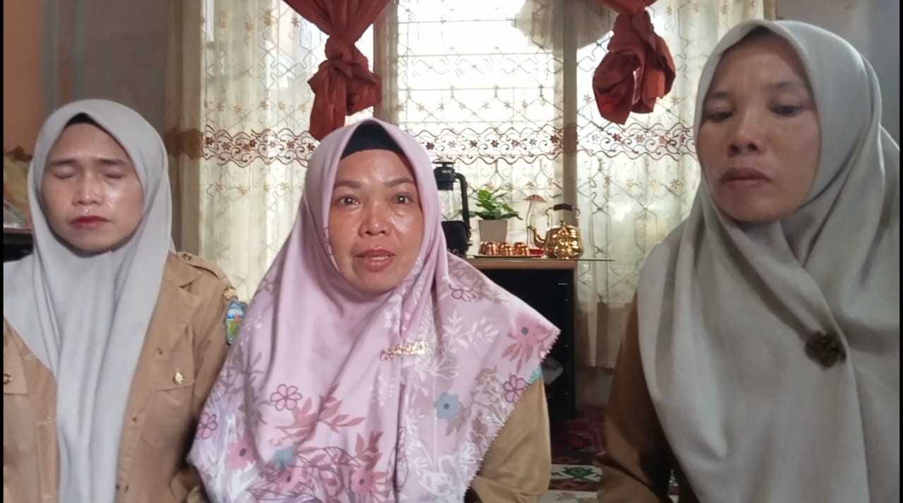 Tanpa Alasan Jelas, Tiga Guru Honorer di SDN 043/XI  Koto Renah Mendadak Dipecat